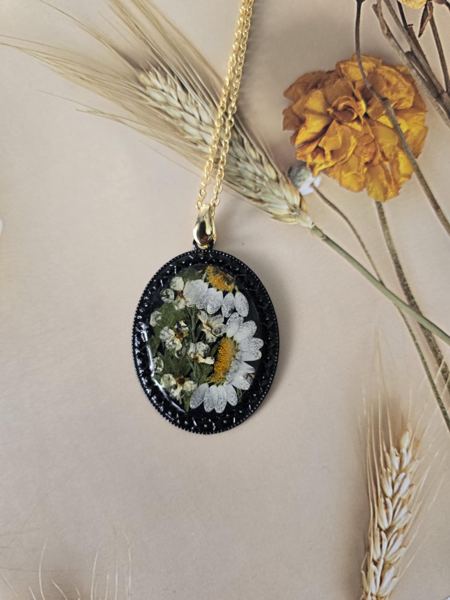 Pendentif fierté floral