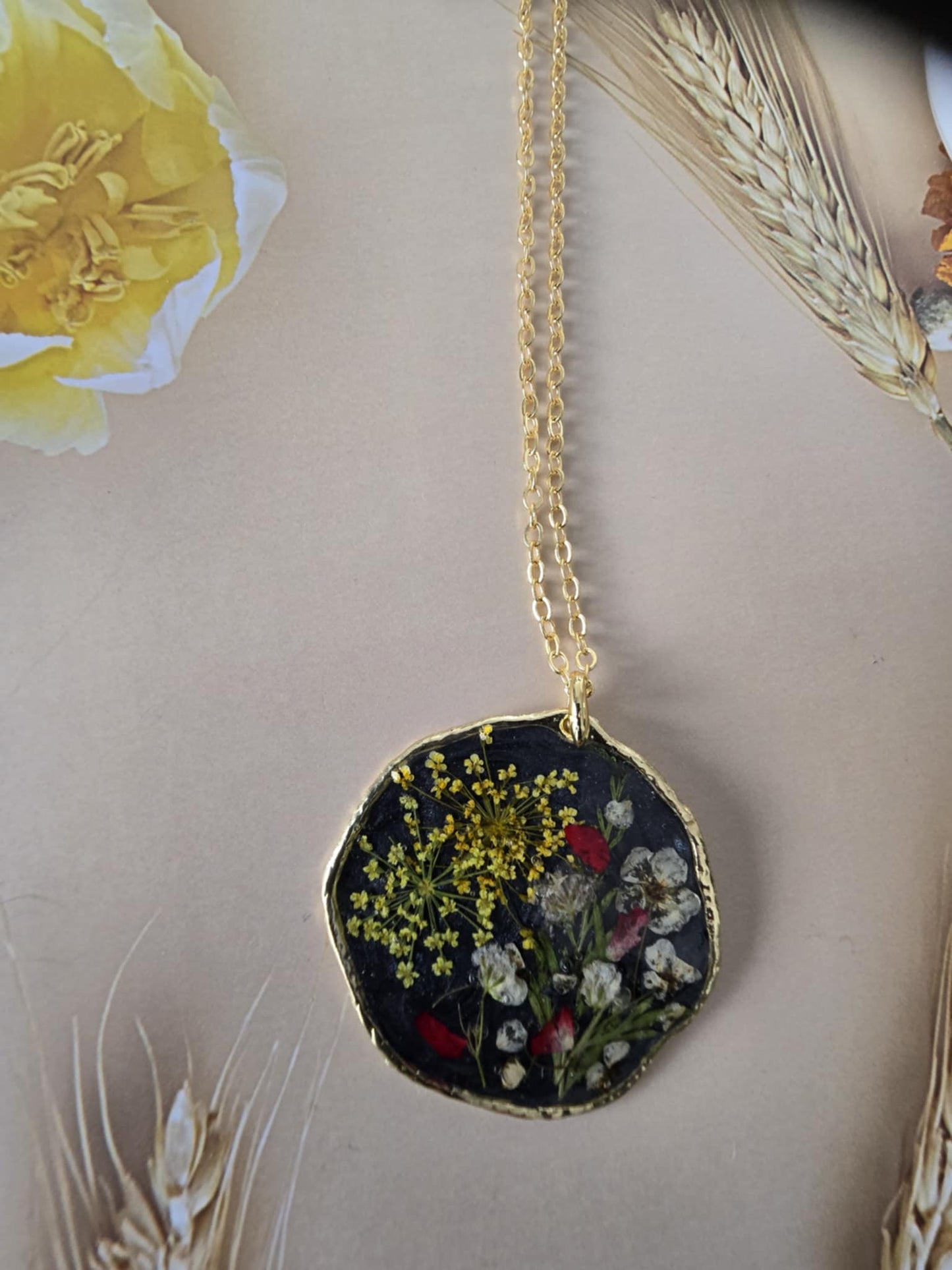 Pendentif petites fleurs des champs